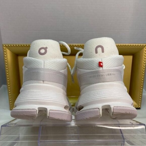 On Cloudnova White Neutral Running Sneakers Women’s 6.5 | Swiss Engineering | Ex - Picture 4 of 10